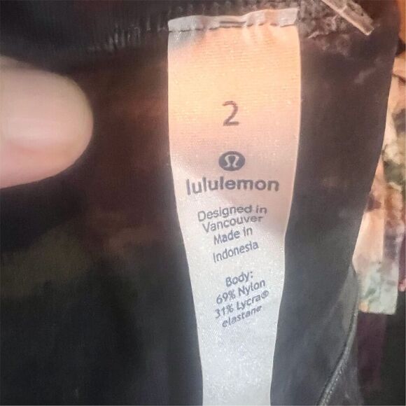 NWOT‎ Lululemon Wunder Under High Rise Leggings Women’s Size 2 Oil Spill Active - Picture 6 of 7